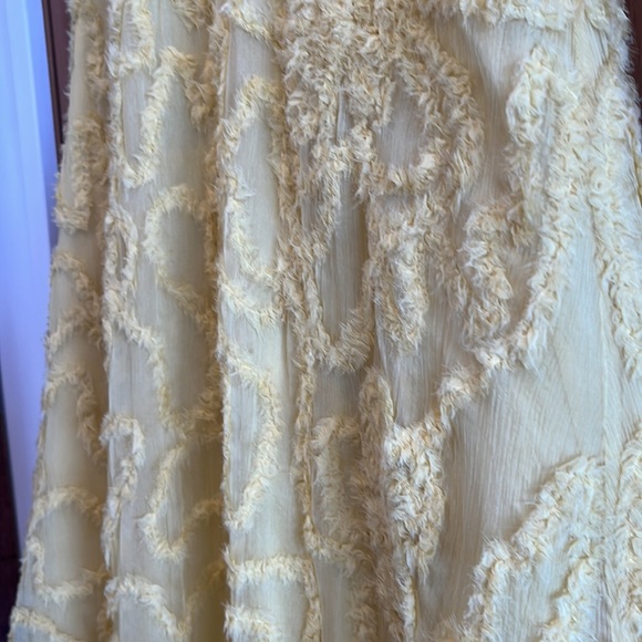 Brand new BCBG Never worn yellow 100%silk dress - Picture 2 of 6